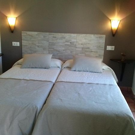 Hostal Suetxe Los Arcos Extérieur photo