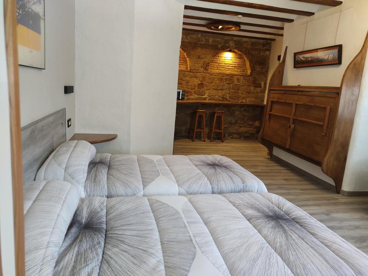 Hostal Suetxe Los Arcos Extérieur photo