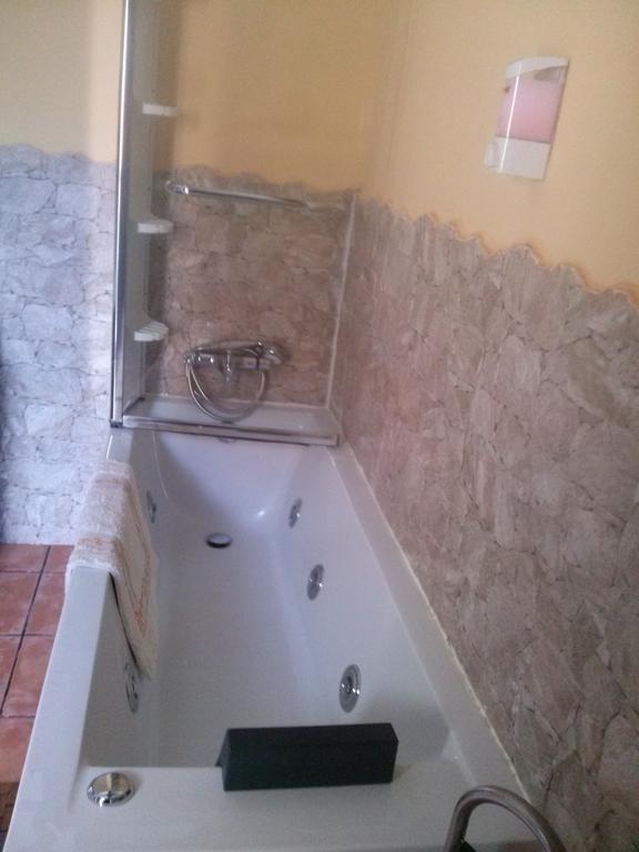 Hostal Suetxe Los Arcos Extérieur photo