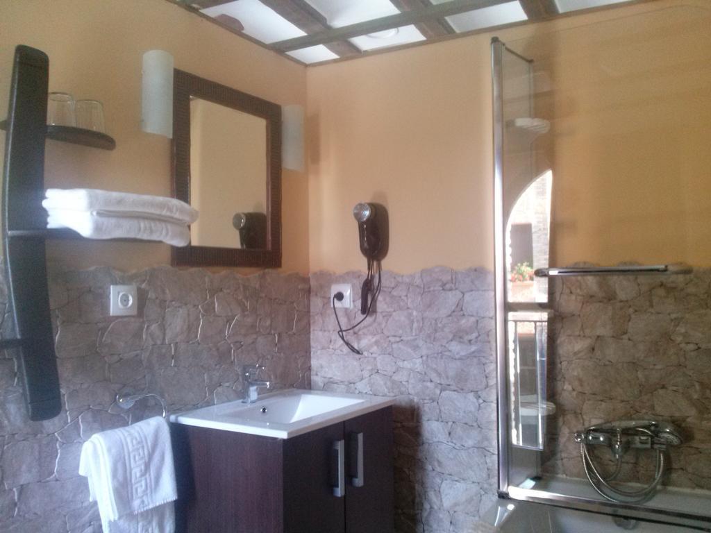 Hostal Suetxe Los Arcos Extérieur photo