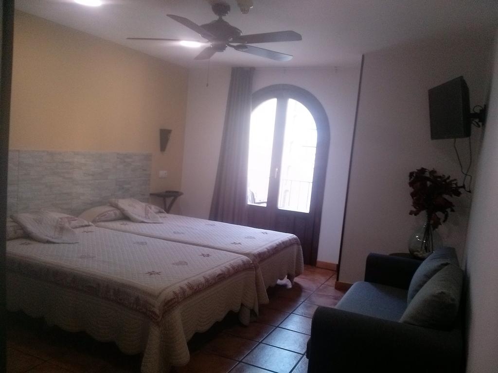 Hostal Suetxe Los Arcos Extérieur photo