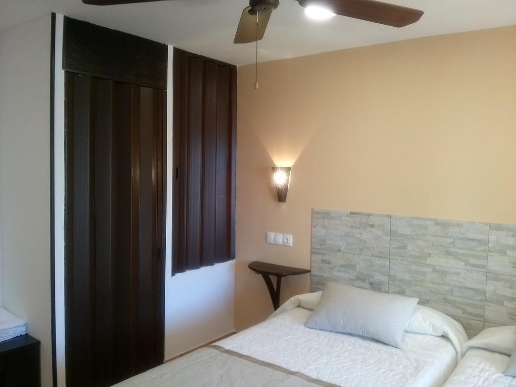 Hostal Suetxe Los Arcos Extérieur photo