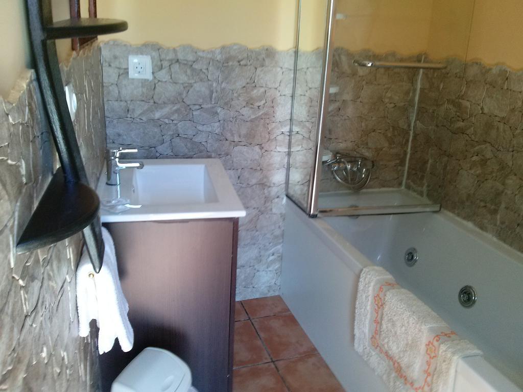 Hostal Suetxe Los Arcos Extérieur photo