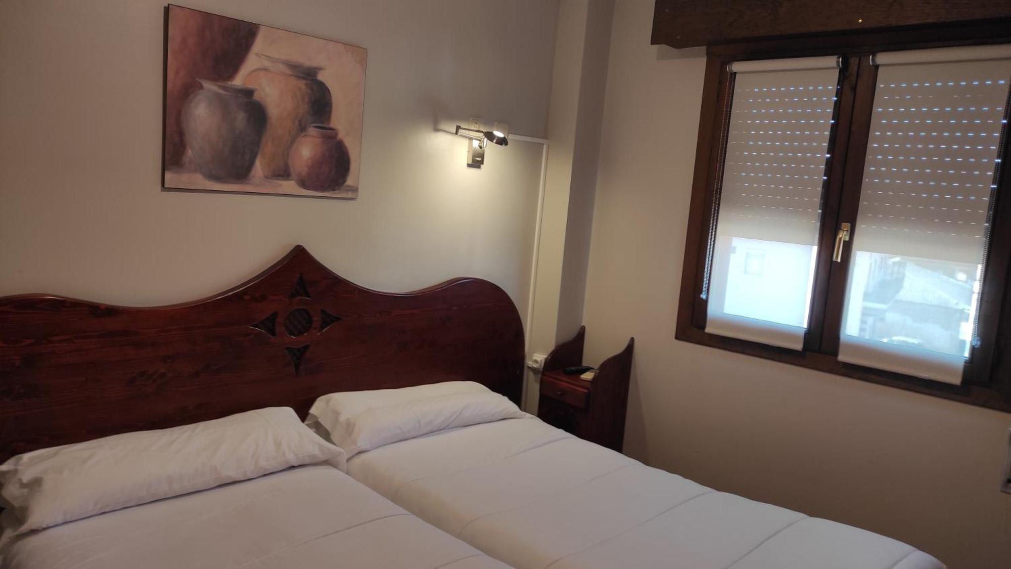 Hostal Suetxe Los Arcos Extérieur photo