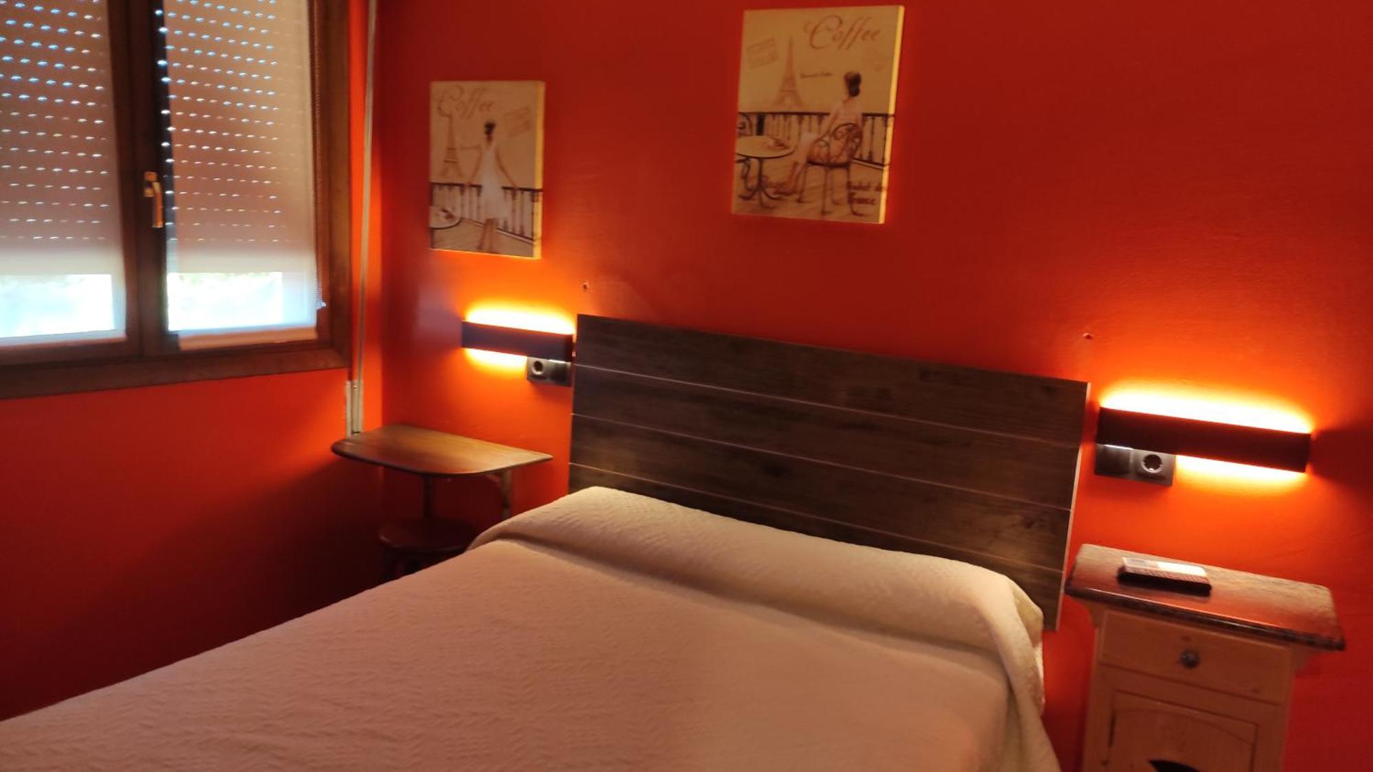 Hostal Suetxe Los Arcos Extérieur photo